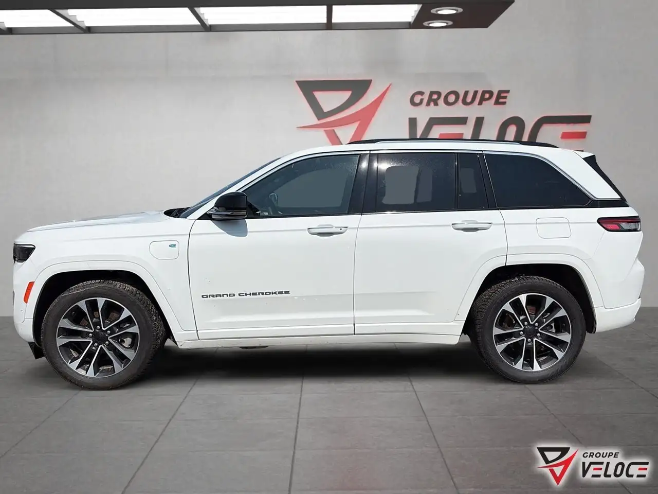 Jeep Grand Cherokee снимка Jeep Grand Cherokee