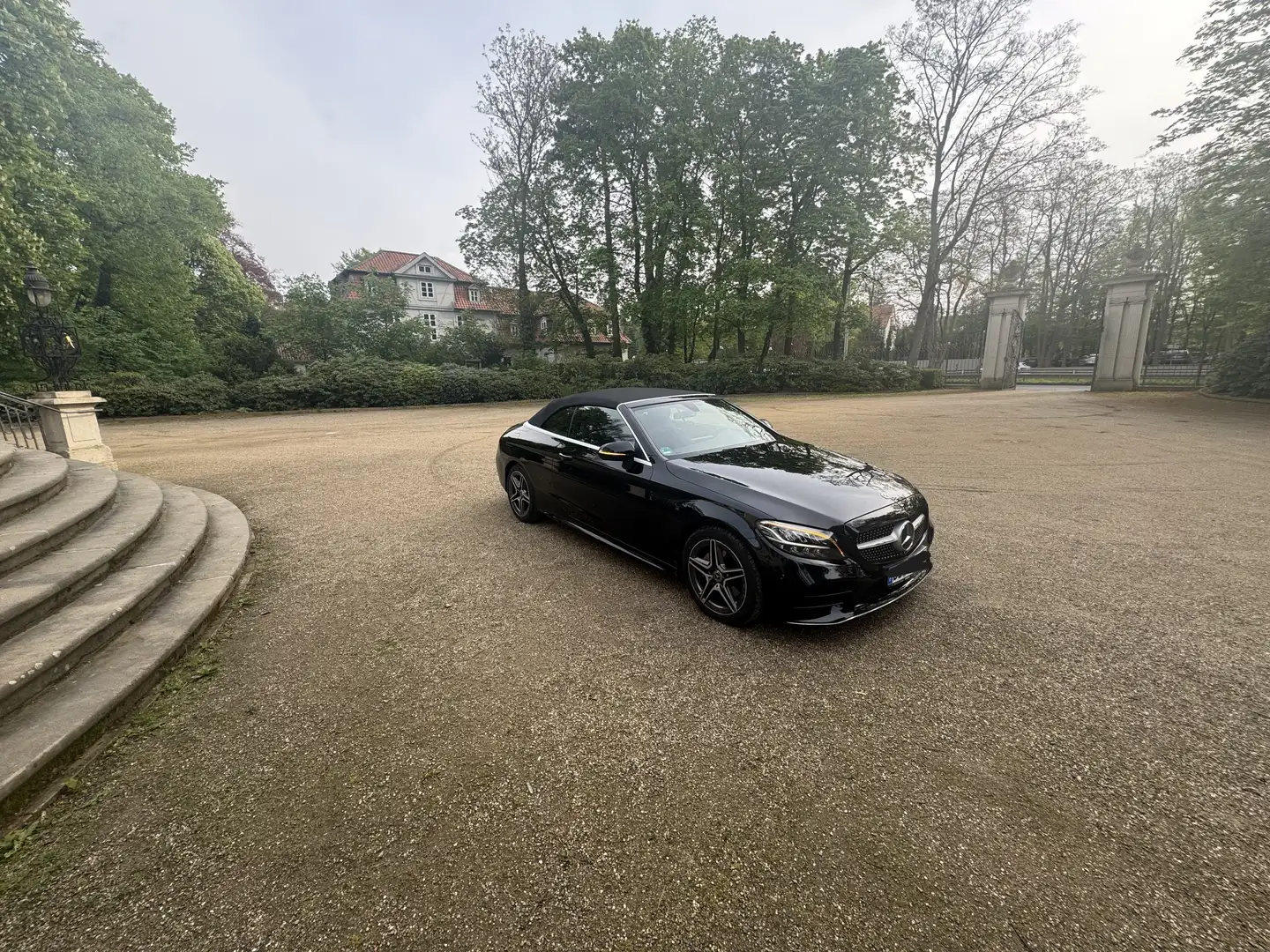 Mercedes-Benz C 220 C-Klasse Cabrio Diesel d Cabrio 9G-TRONIC AMG Line Schwarz - 2