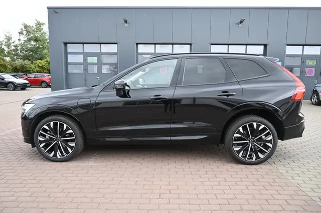 Volvo XC60 view 2
