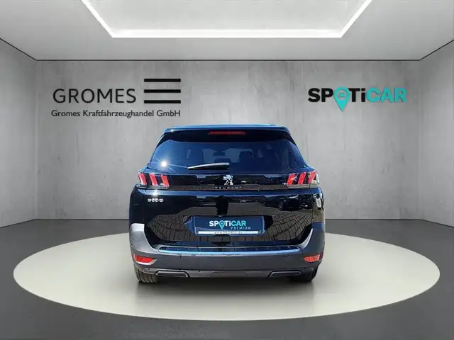 Peugeot 5008 view 4