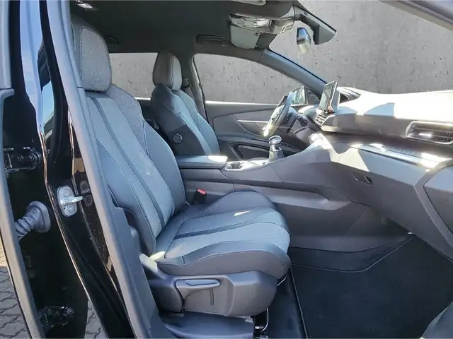 Peugeot 5008 view 13