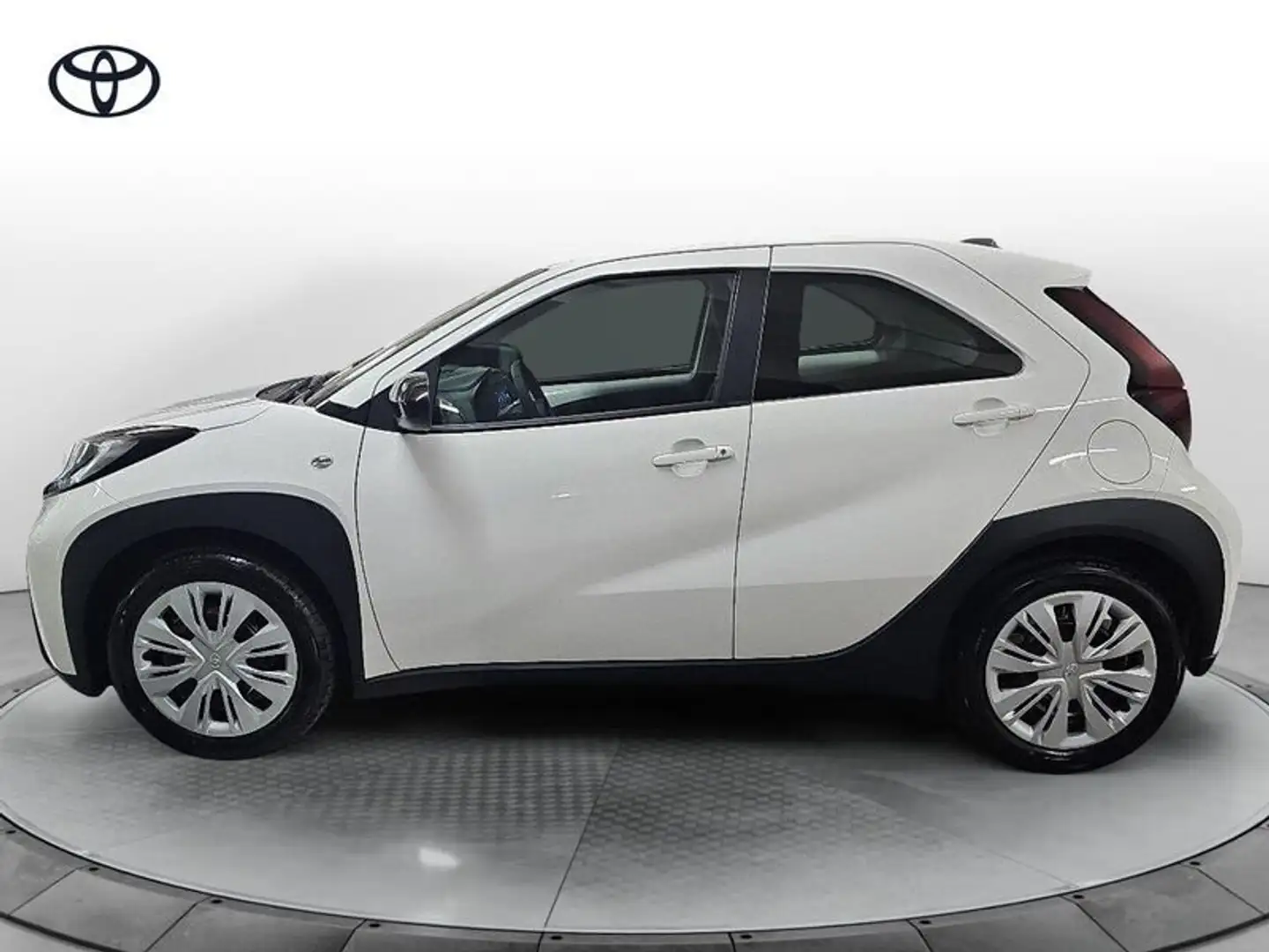 Toyota Aygo X Aygo X X 1.0 Active 72cv Bianco - 2