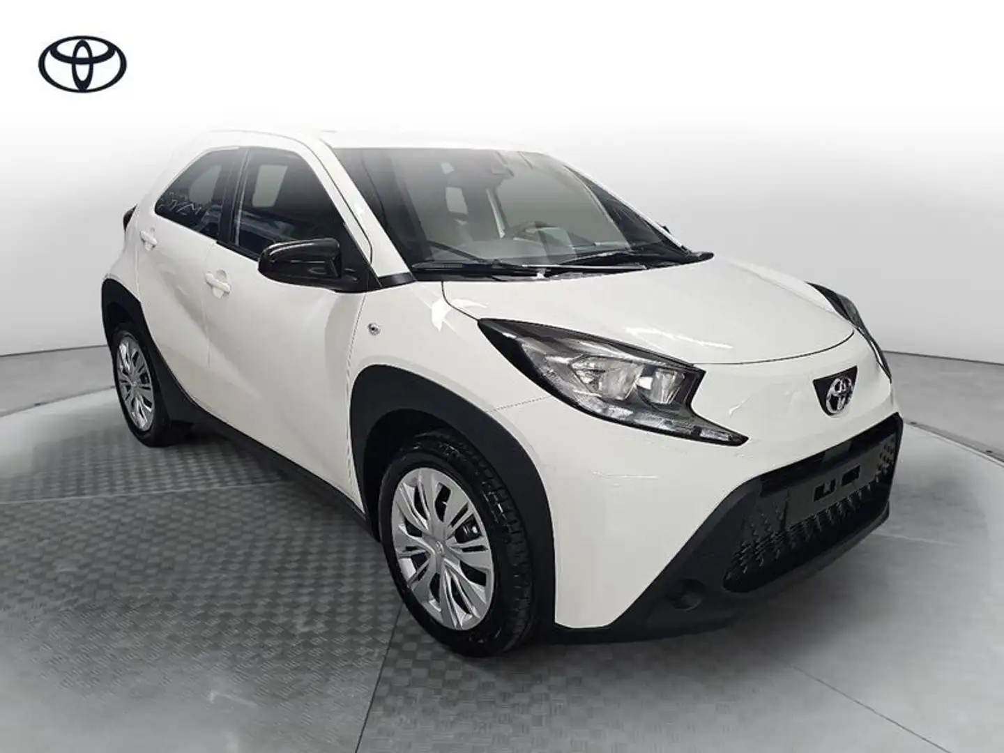 Toyota Aygo X Aygo X X 1.0 Active 72cv Bianco - 1