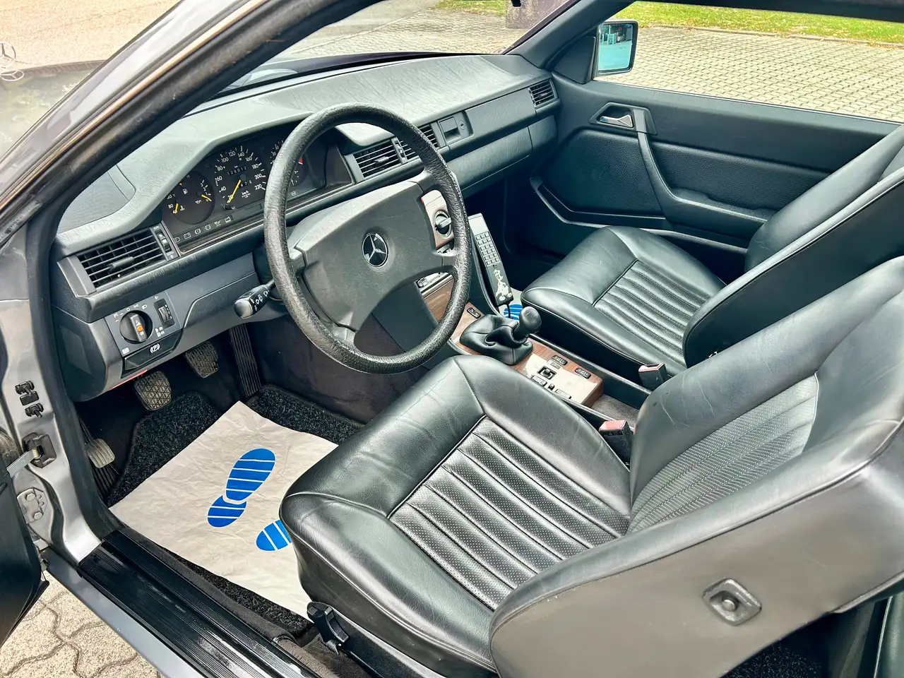 Mercedes-Benz Baureihe 124 230 CE Coupé *1 Hand*Leder*H-Kennzeichen*, foto 9