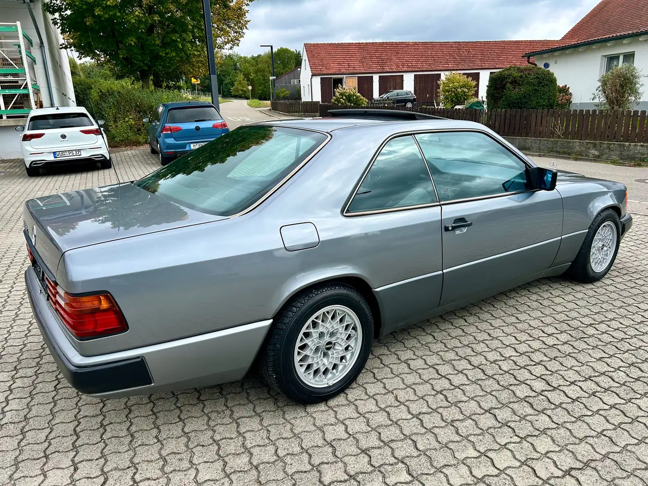Mercedes-Benz Baureihe 124 230 CE Coupé *1 Hand*Leder*H-Kennzeichen*, foto 3