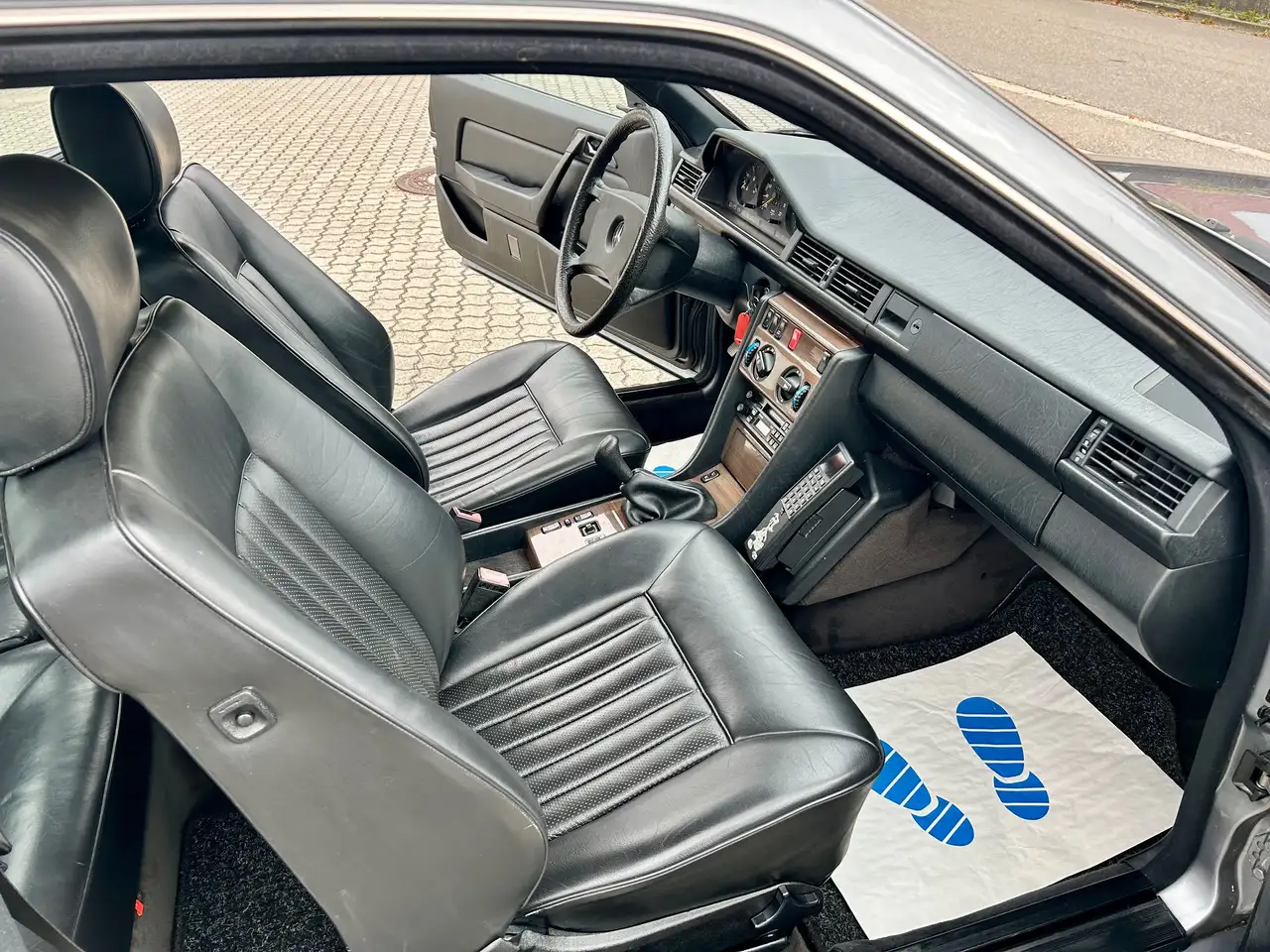 Mercedes-Benz Baureihe 124 230 CE Coupé *1 Hand*Leder*H-Kennzeichen*, foto 10
