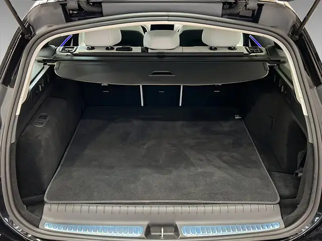Mercedes-Benz 300 view 6