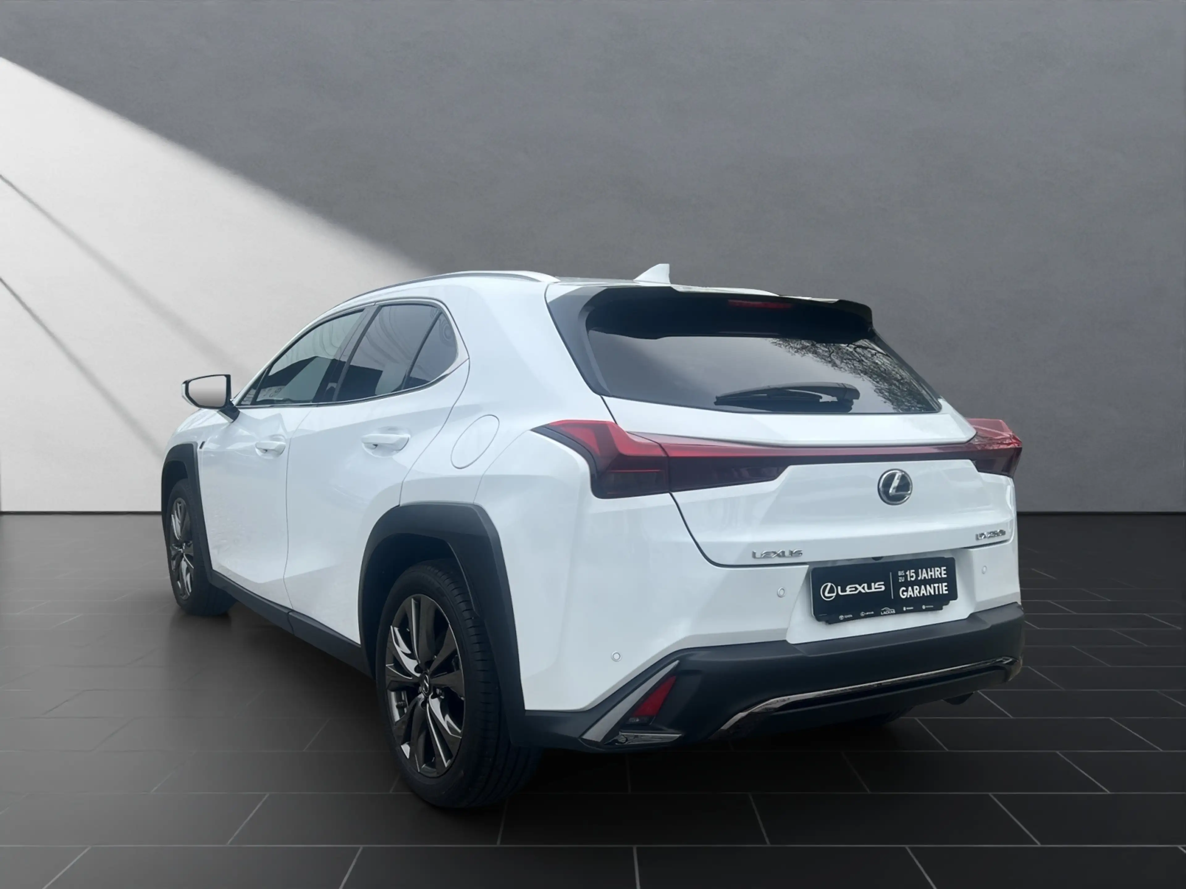 Lexus UX 250h 250h*FSPORT-D*1.HD*CARPLAY*PDC* 15J-GARANTIE* — photo 3