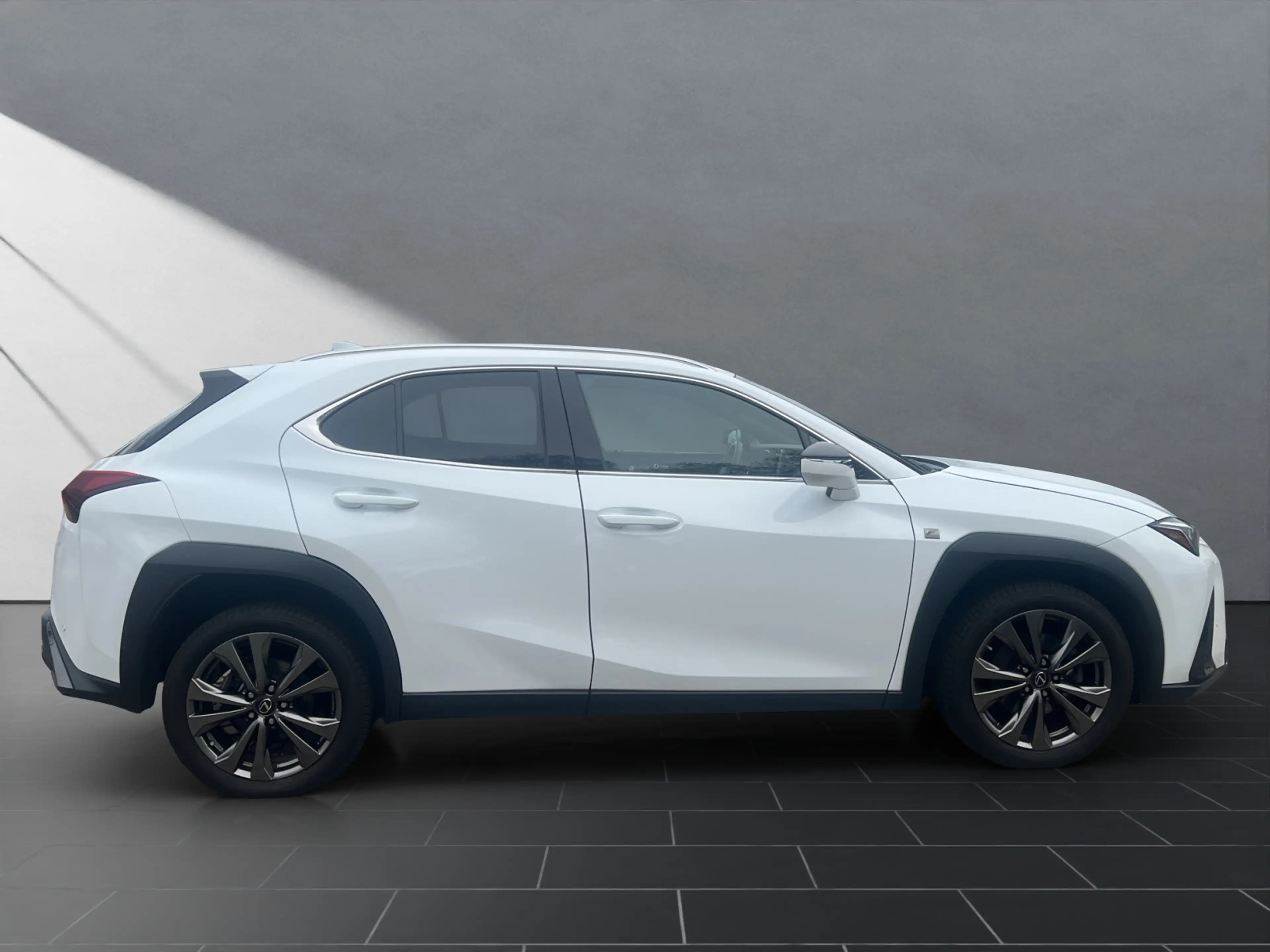 Lexus UX 250h 250h*FSPORT-D*1.HD*CARPLAY*PDC* 15J-GARANTIE* — photo 6