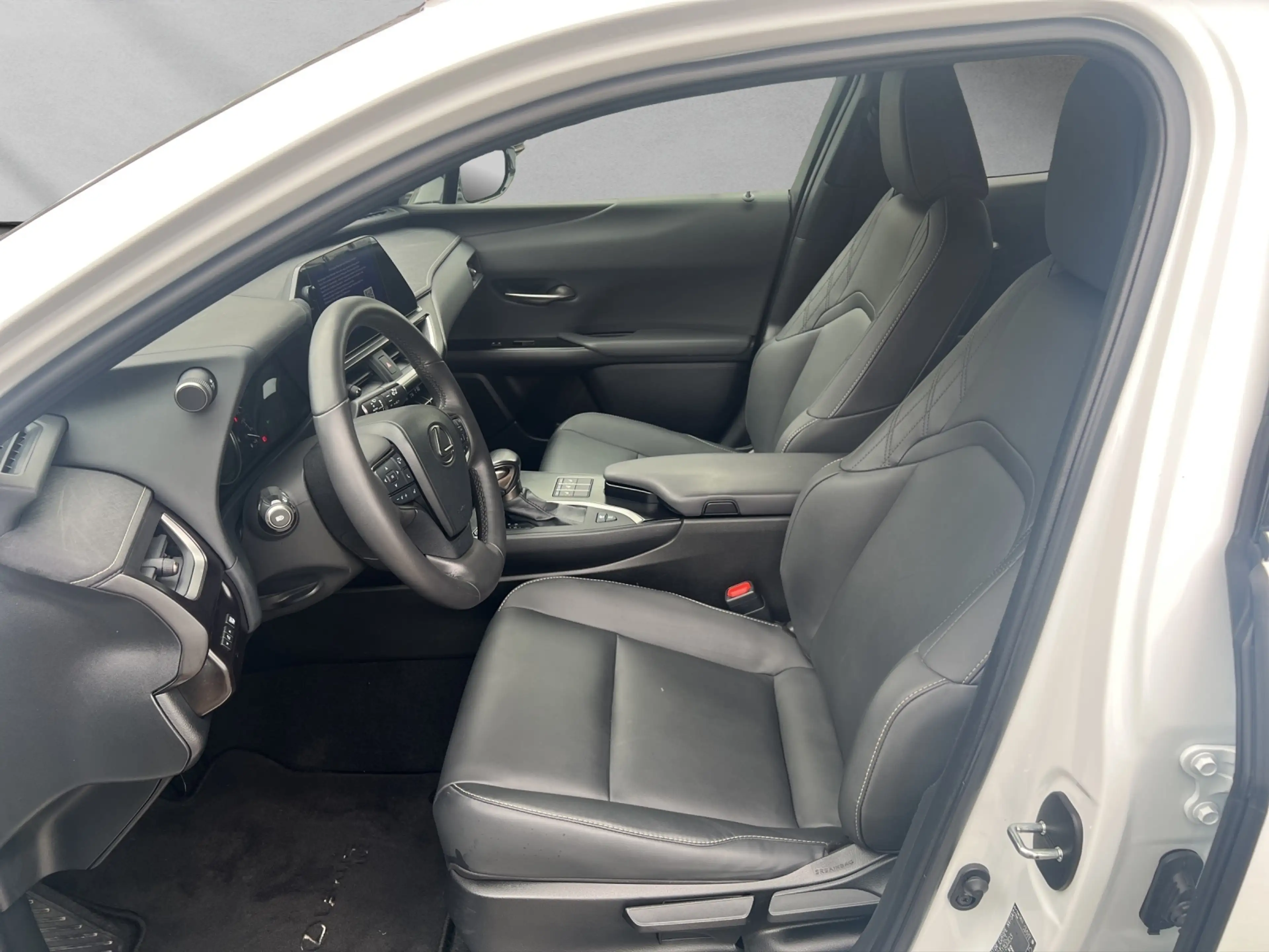 Lexus UX 250h 250h*FSPORT-D*1.HD*CARPLAY*PDC* 15J-GARANTIE* — photo 9