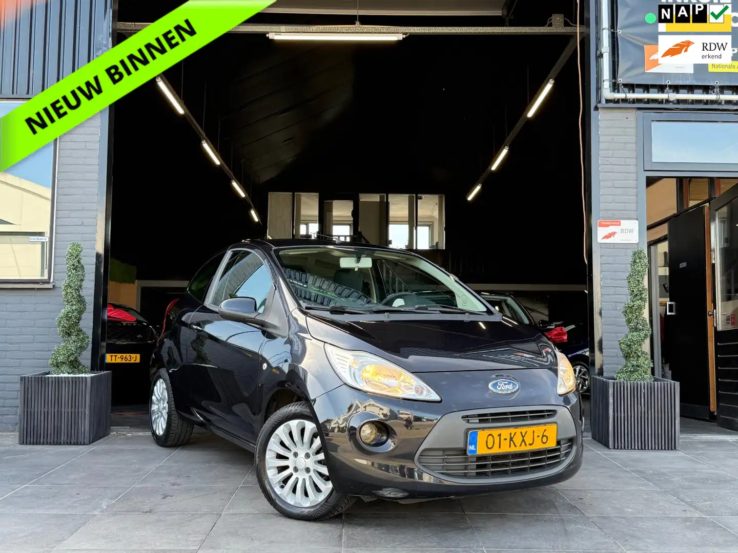 Ford Ka/Ka+ 1.2 Titanium|Airco|El. Ramen|2e Eigenaar|NAP|APK Zwart - 1