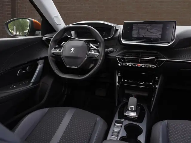 Peugeot 2008 view 11
