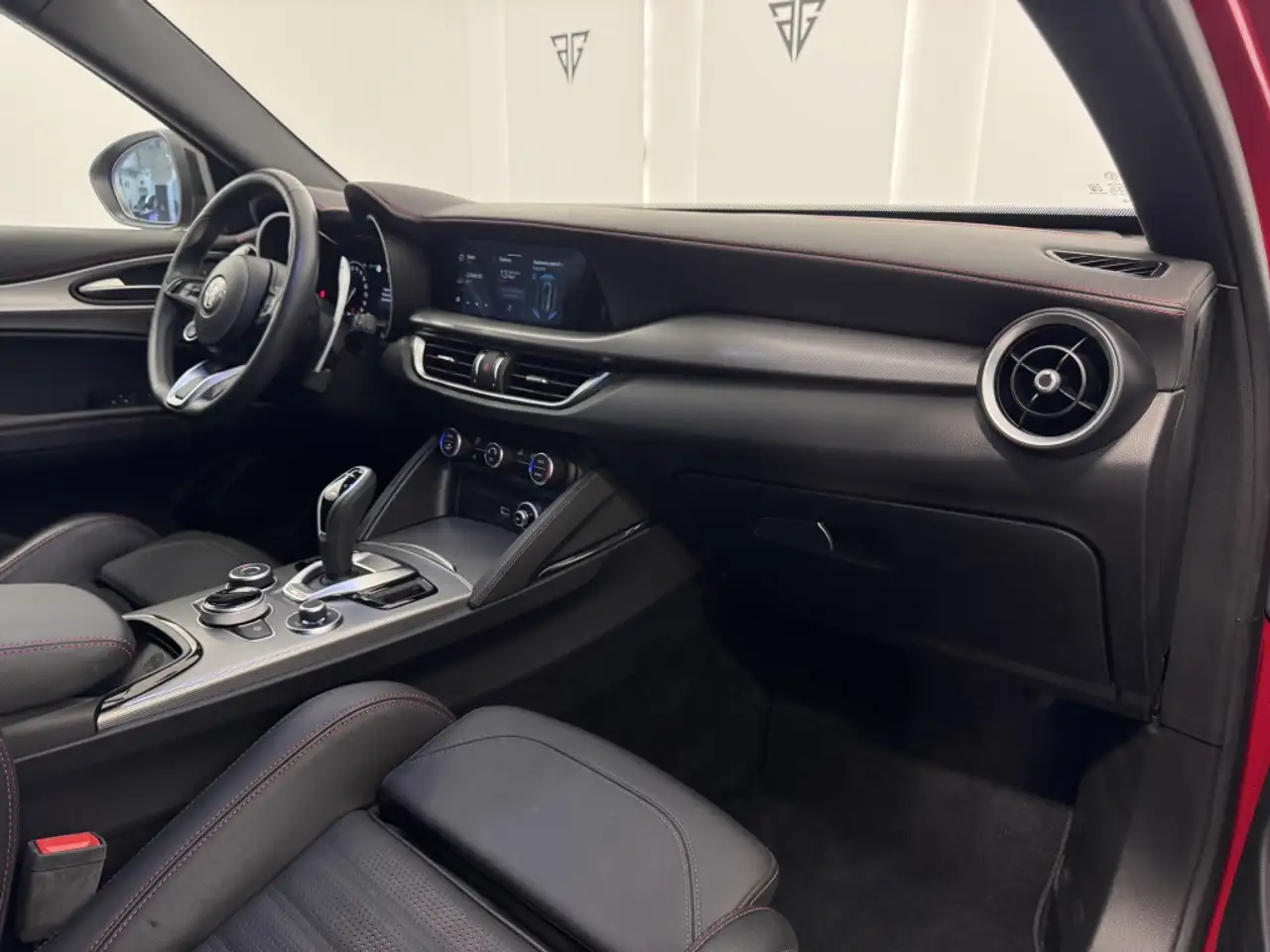 Alfa Romeo Stelvio 2024 — фото 12
