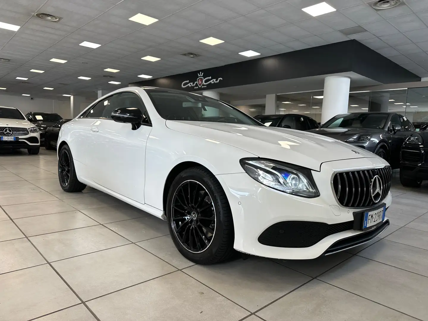 Mercedes-Benz E 220 Coupe d Sport 4matic auto Wit - 1