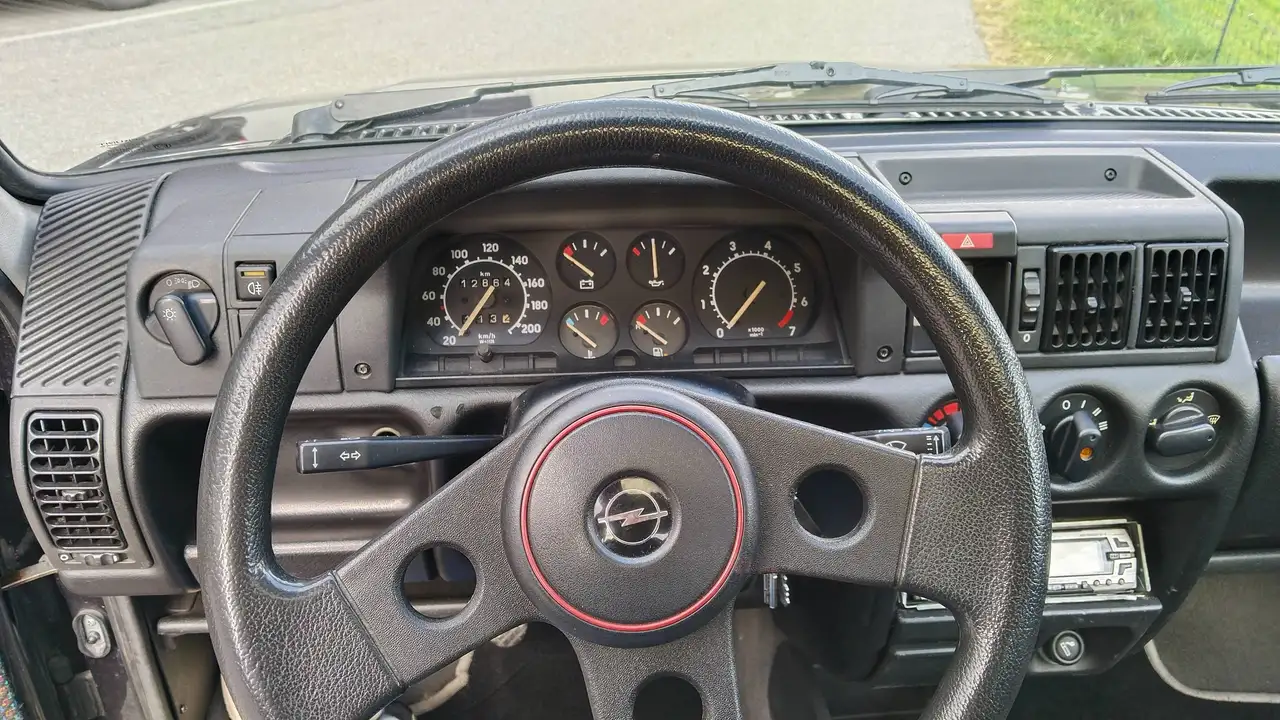 Opel Corsa GSi 1,6 i, foto 8