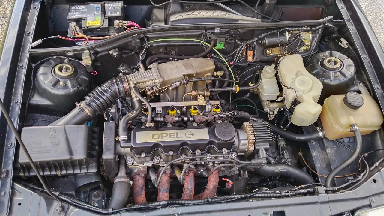 Opel Corsa GSi 1,6 i, foto 2