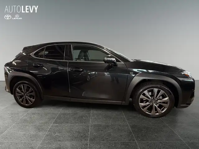 Lexus Ux view 7
