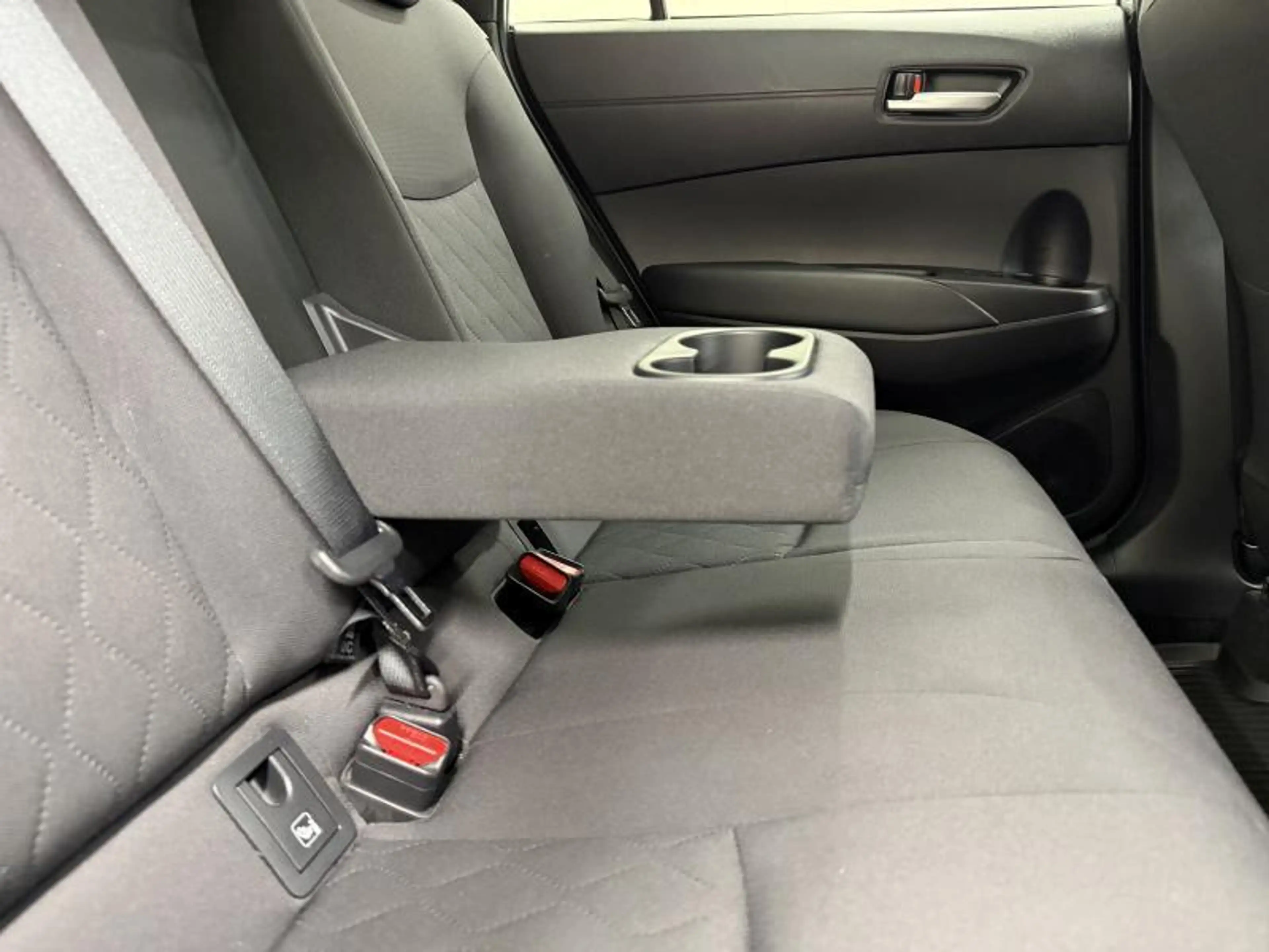 Toyota Corolla Cross Style — photo 12