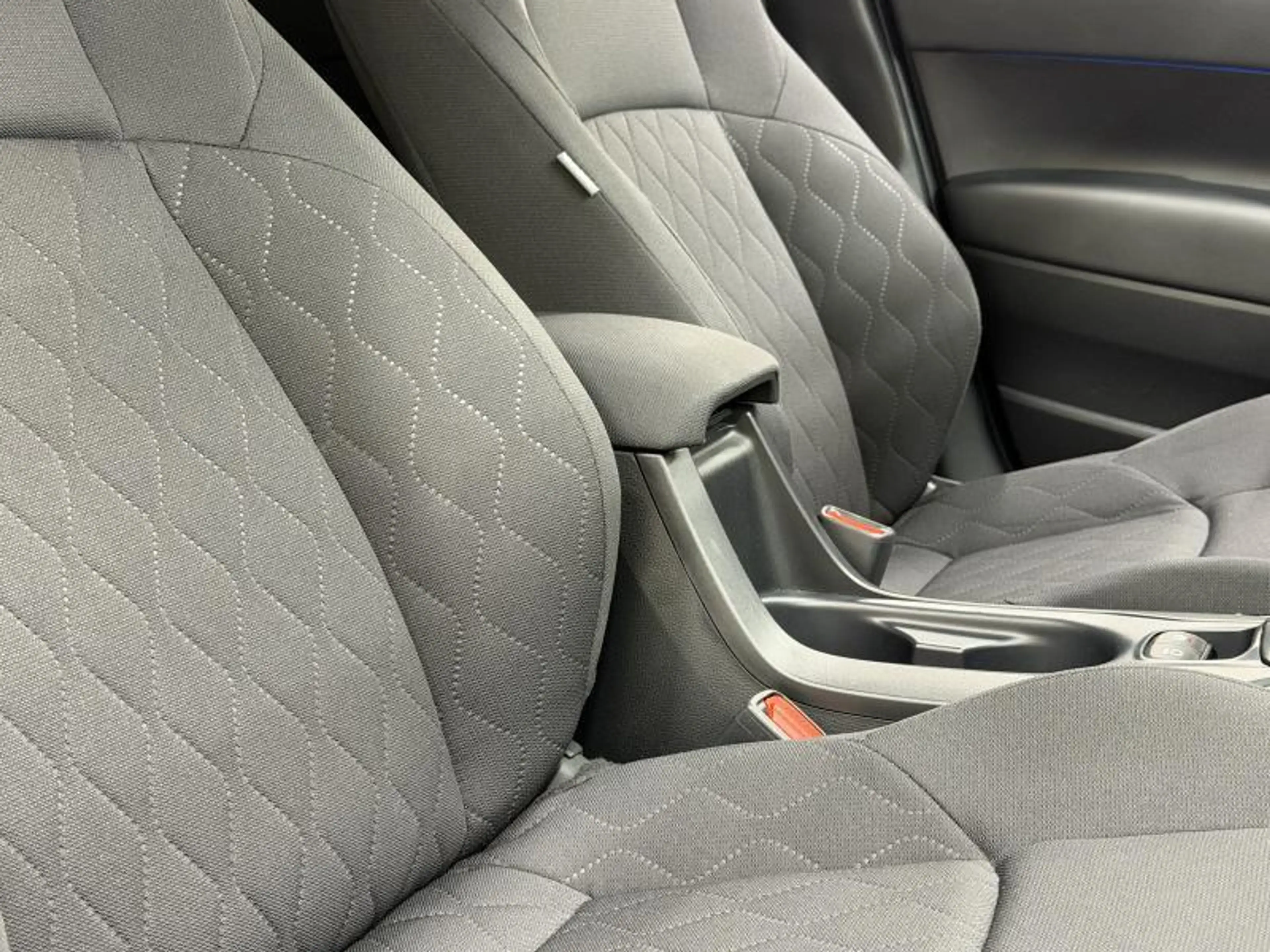 Toyota Corolla Cross Style — photo 14