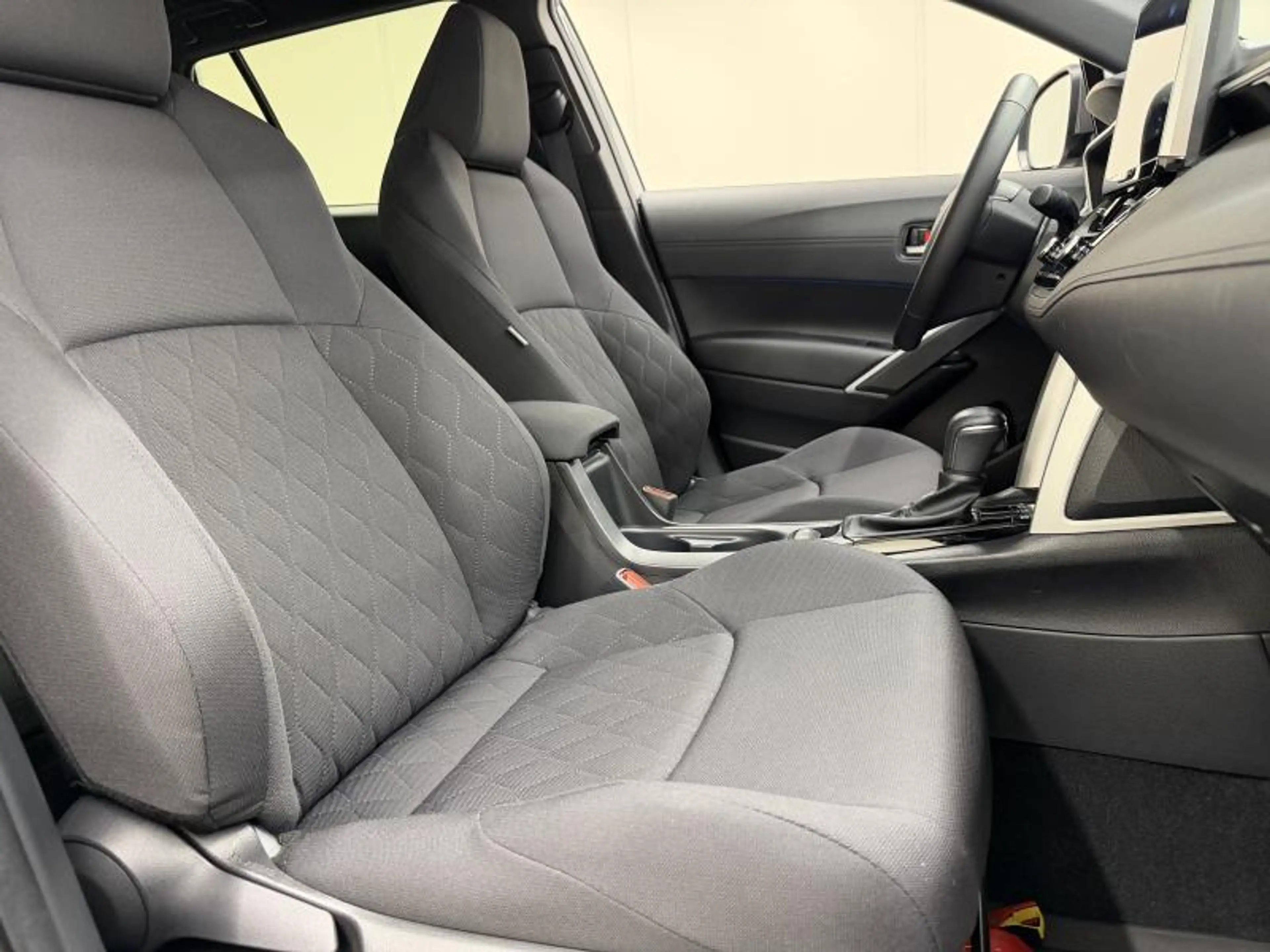 Toyota Corolla Cross Style — photo 10