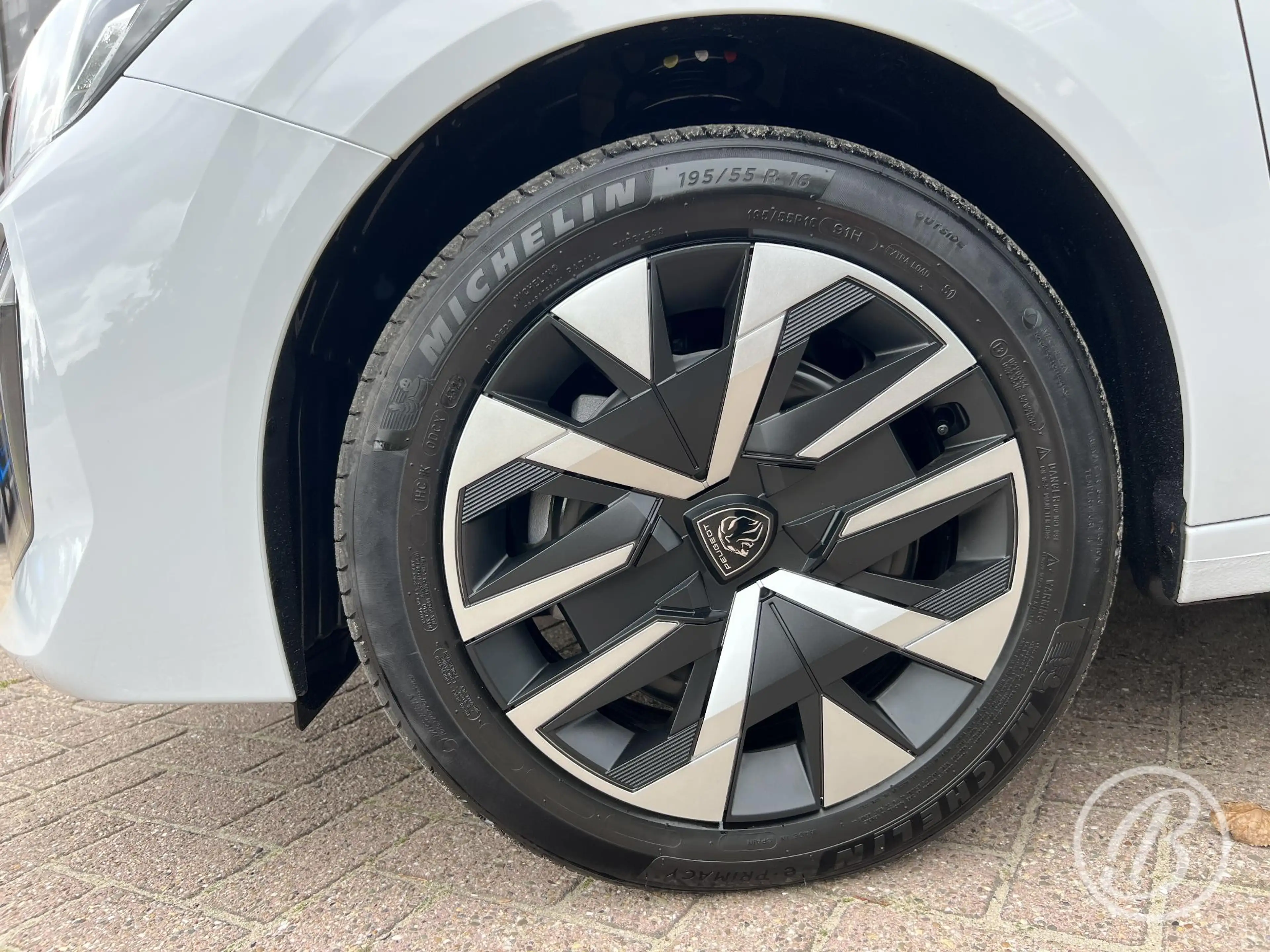 Peugeot 208 1.2 Hybrid 100 e-DCS6 Active Automaat — photo 18