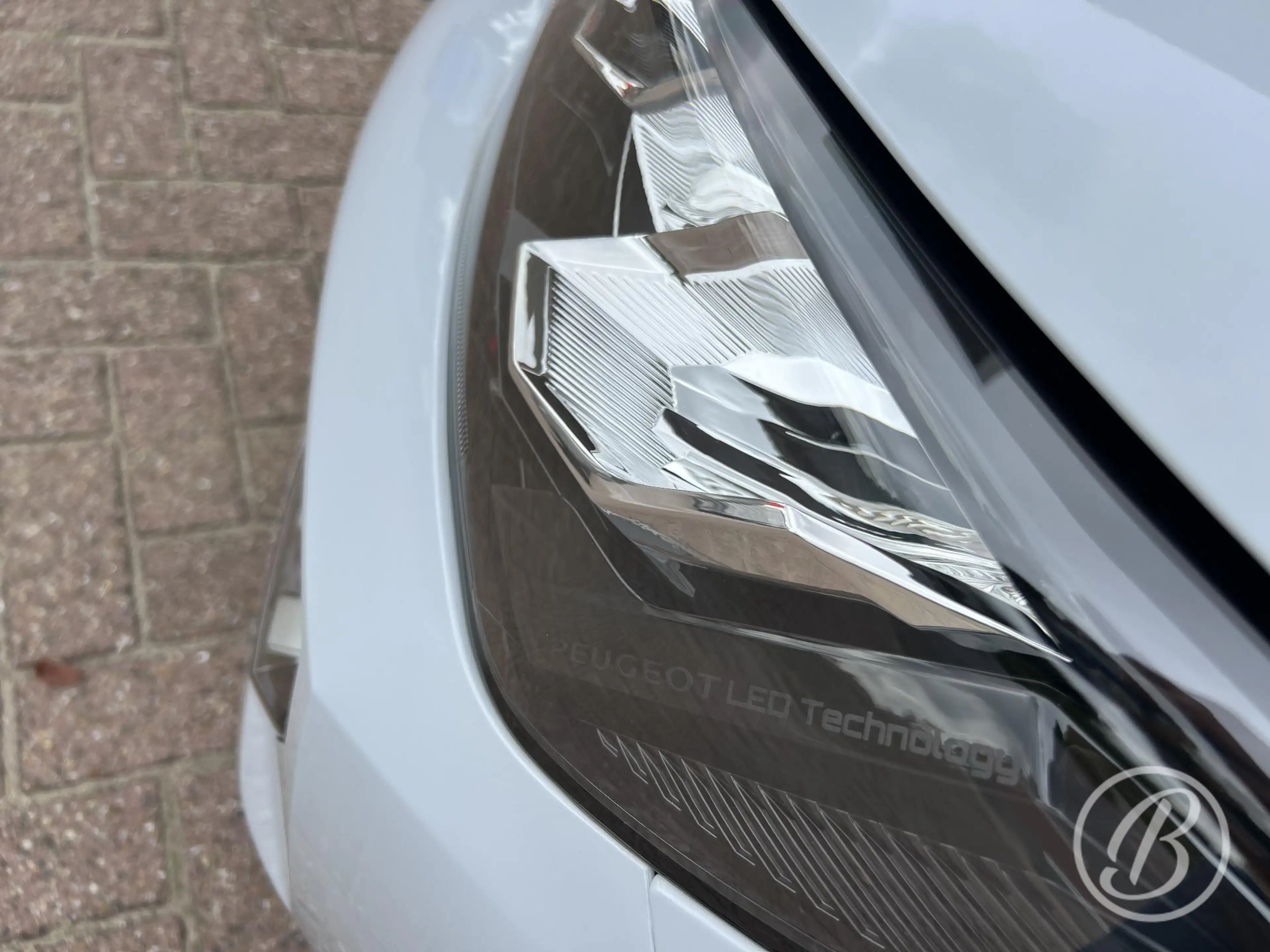 Peugeot 208 1.2 Hybrid 100 e-DCS6 Active Automaat — photo 32
