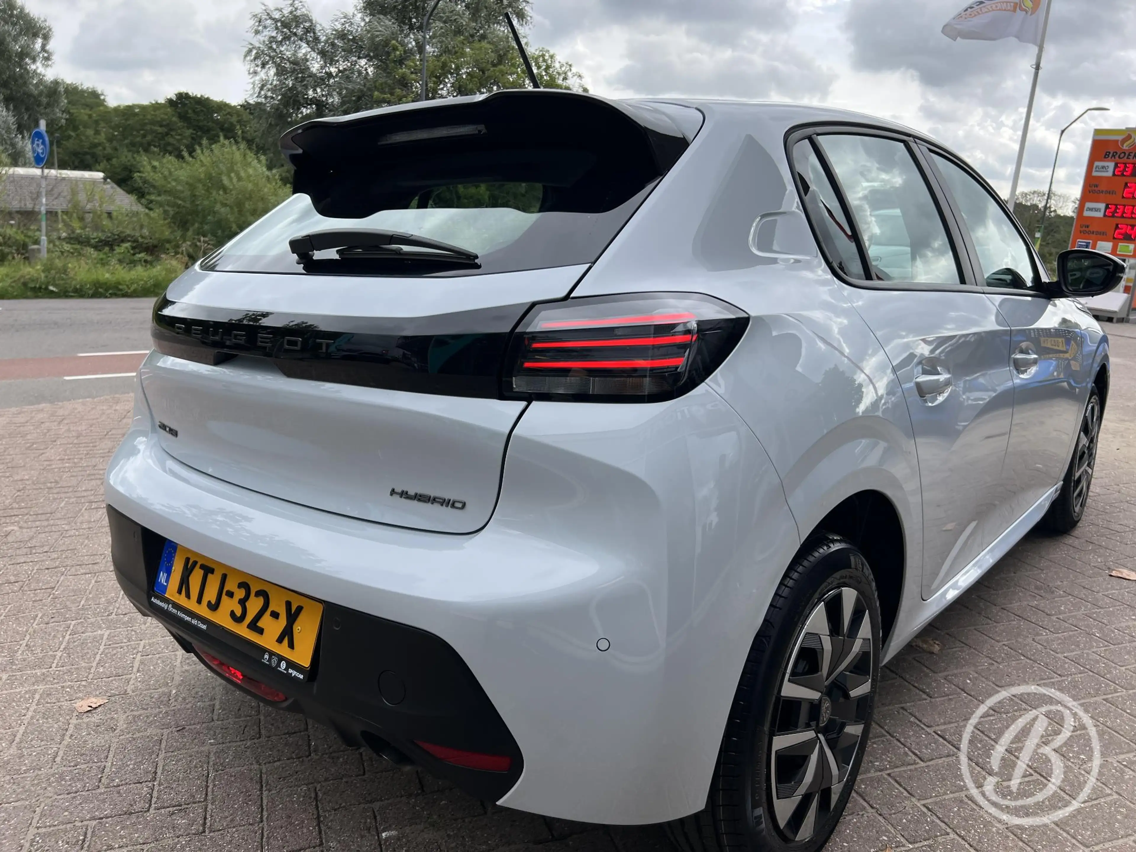 Peugeot 208 1.2 Hybrid 100 e-DCS6 Active Automaat — photo 28
