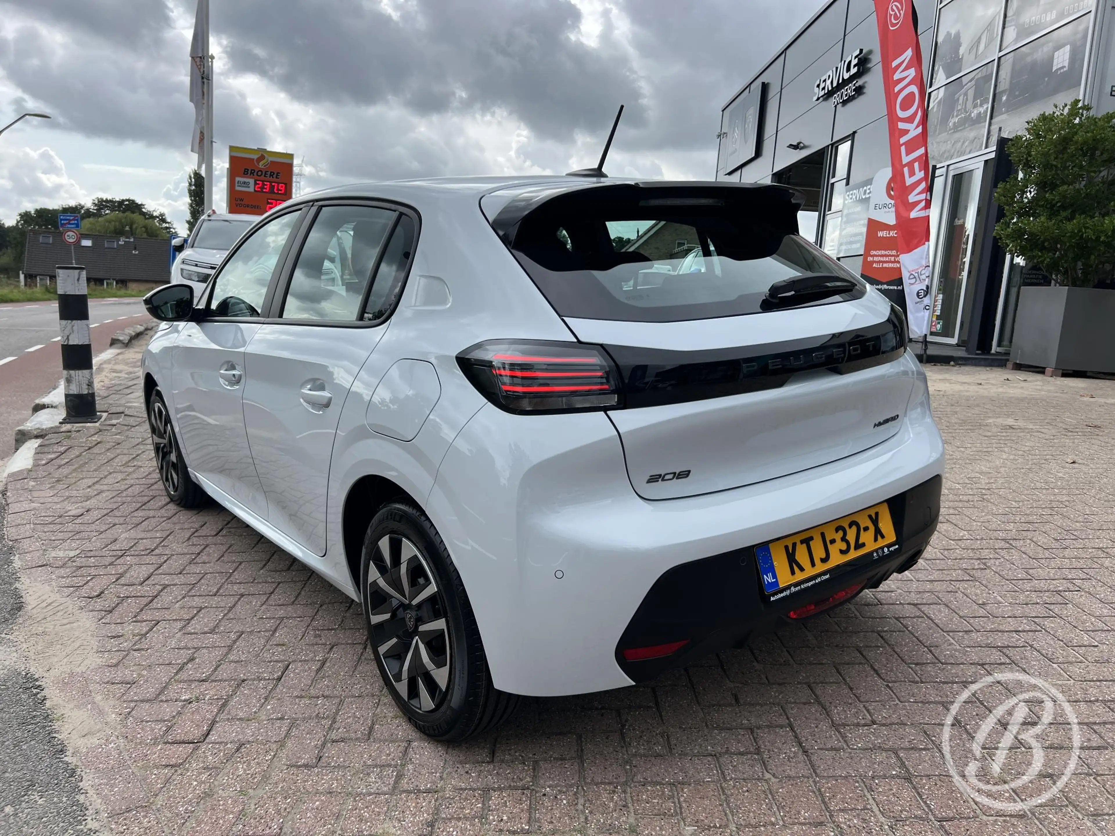 Peugeot 208 1.2 Hybrid 100 e-DCS6 Active Automaat — photo 3
