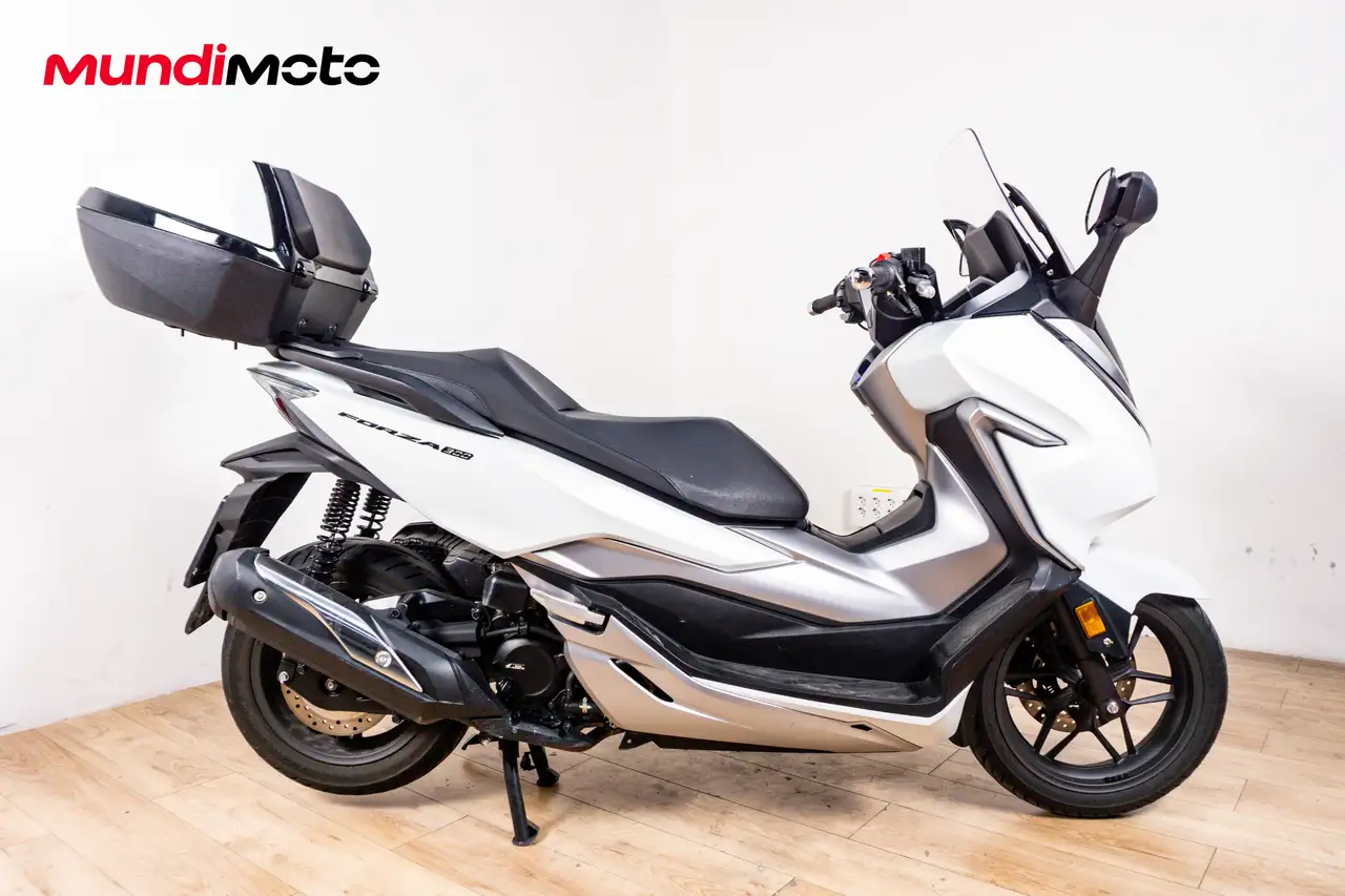 Honda Forza 300