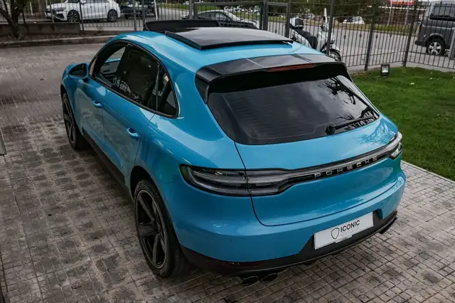 Porsche Macan view 10
