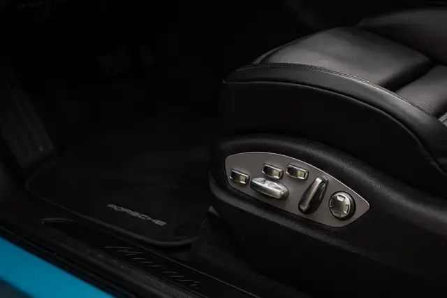 Porsche Macan view 15