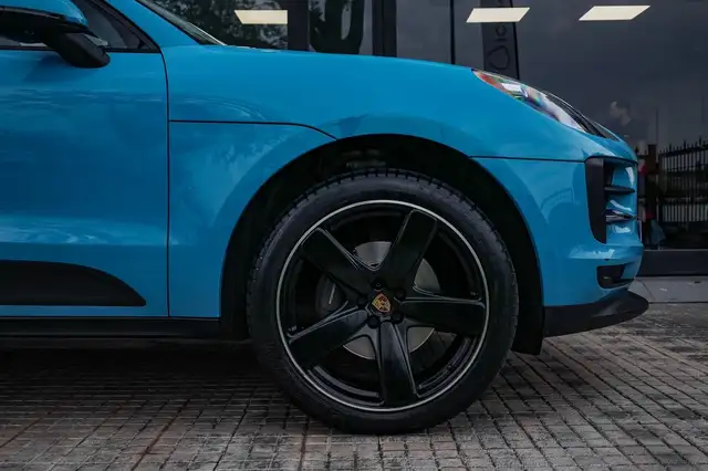 Porsche Macan view 2