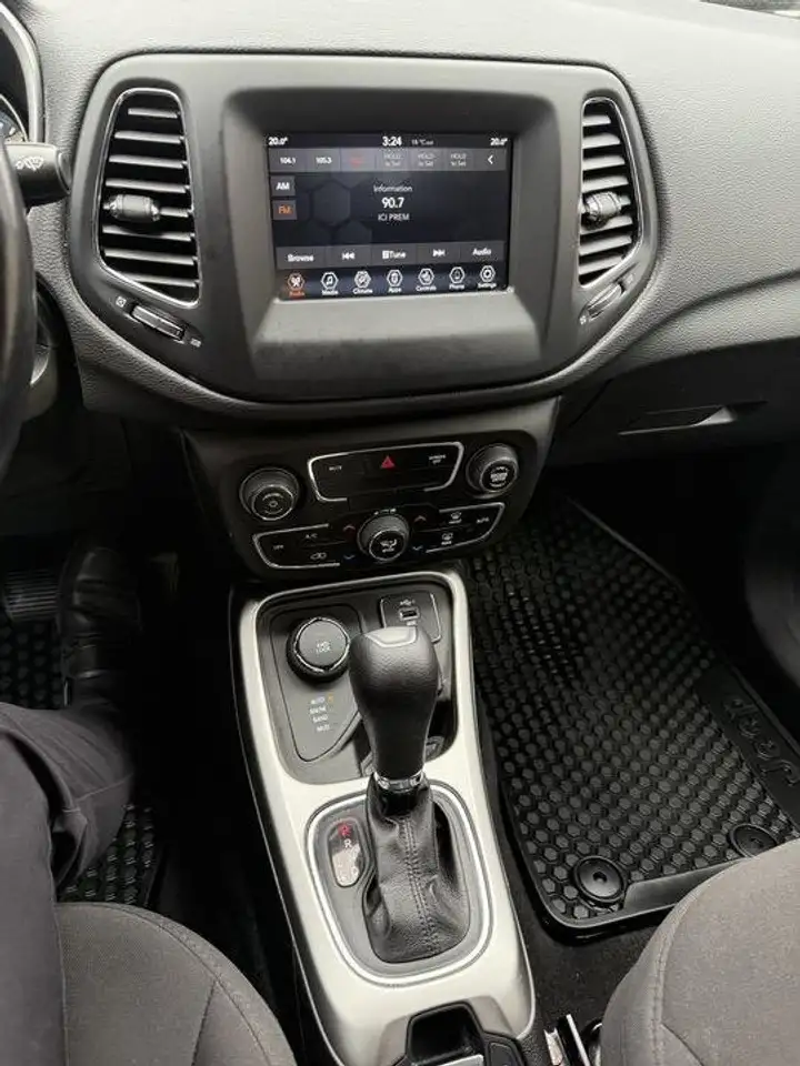 Jeep Compass снимка Jeep Compass