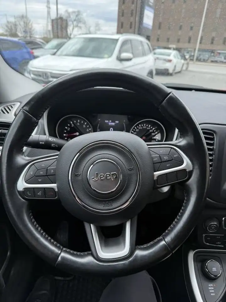 Jeep Compass снимка Jeep Compass