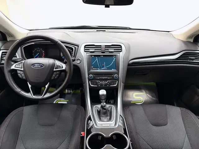 Ford Mondeo view 15