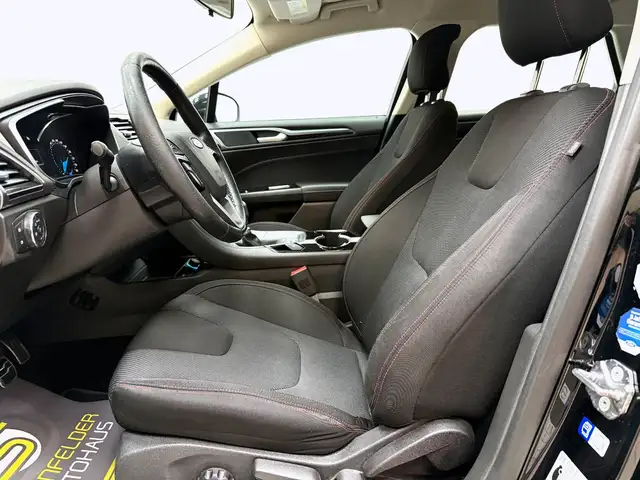 Ford Mondeo view 11