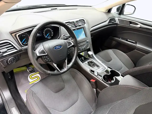 Ford Mondeo view 9