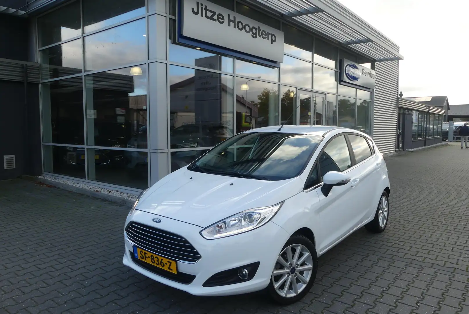 Ford Fiesta 1.0 EcoBoost Titanium CRUISE, CLIMA, TREKHAAK (900 Wit - 2