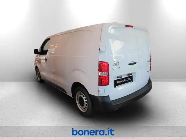 Toyota Proace view 3