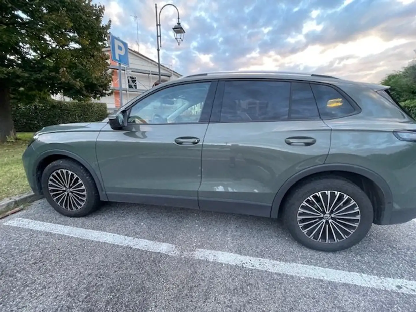 Volkswagen Tiguan Allspace Tiguan III 20241.5 etsi Edition Plus 150cv dsg Verde - 2