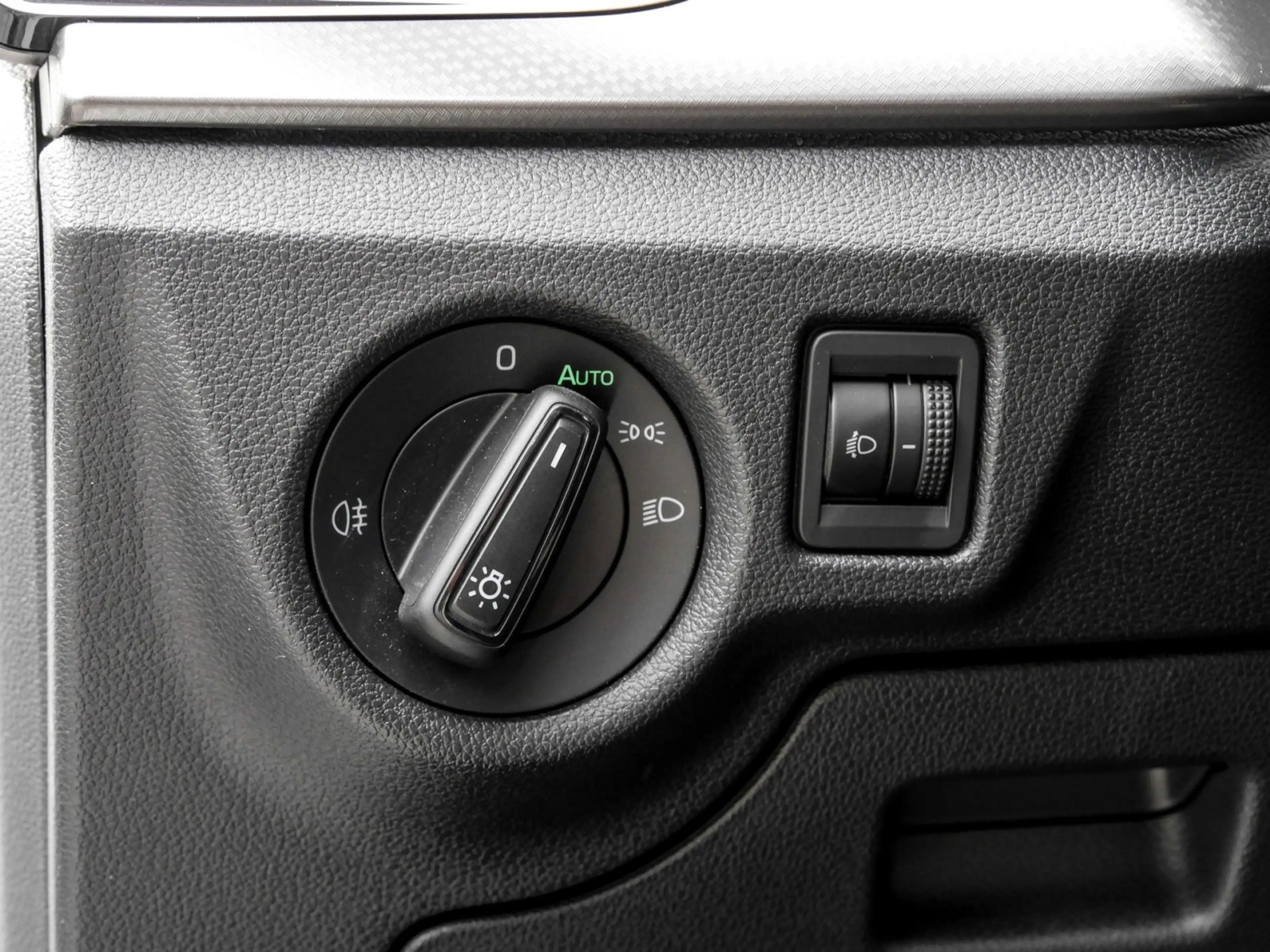Skoda Kamiq Style 1.0 TSI LED AHK GRA Keyless — photo 14