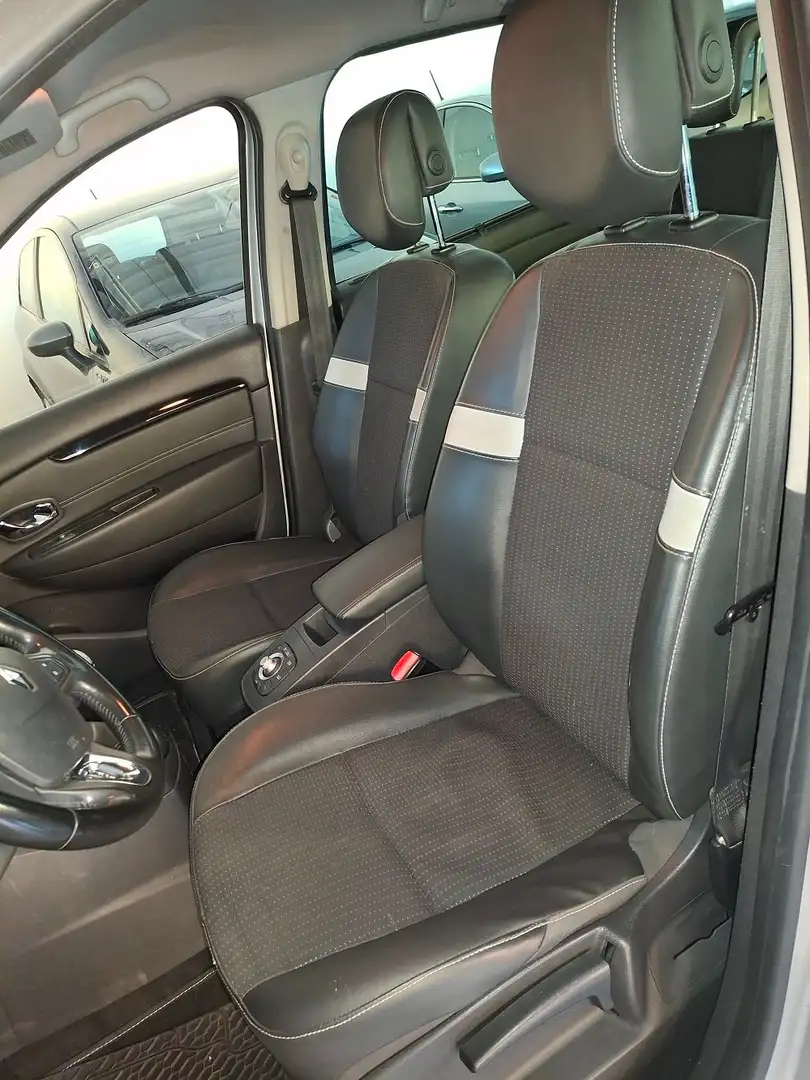 Renault Grand Scenic Grand Scenic 1.5 dci Serie Spec 105cv Stříbrná - 2