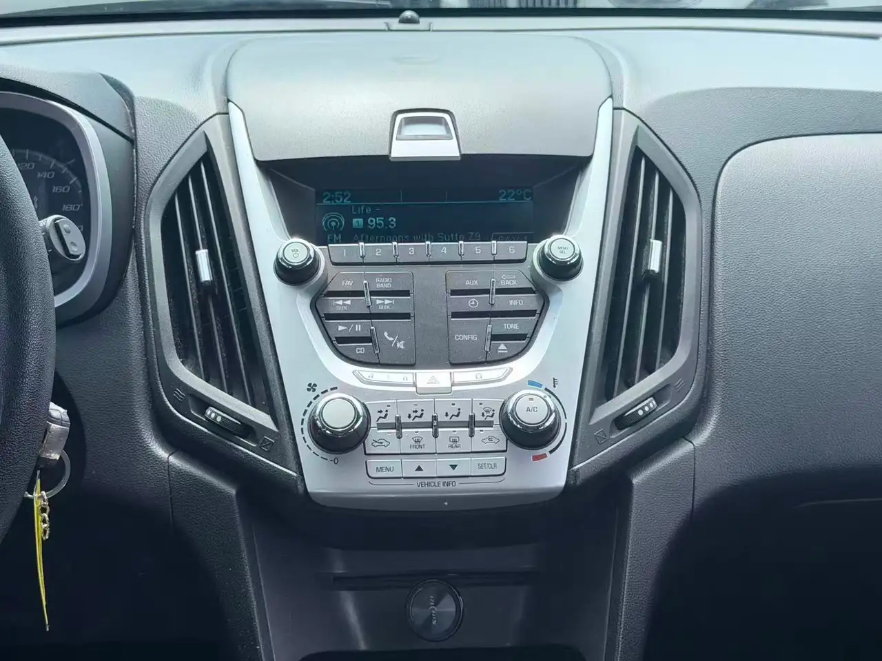 Chevrolet Equinox photo Chevrolet Equinox