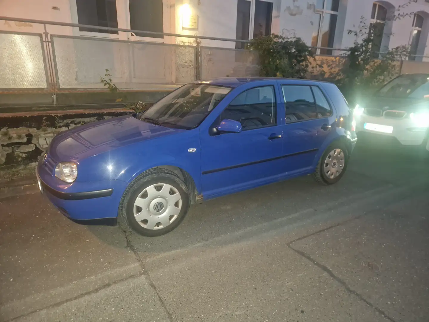 Volkswagen Golf 1.4 Blau - 2