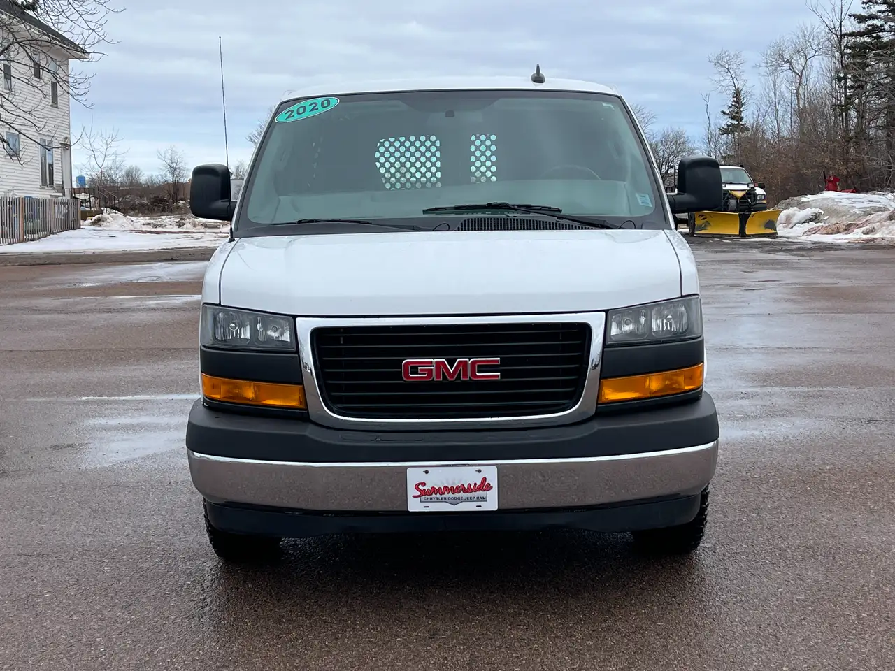 GMC Savana снимка GMC Savana