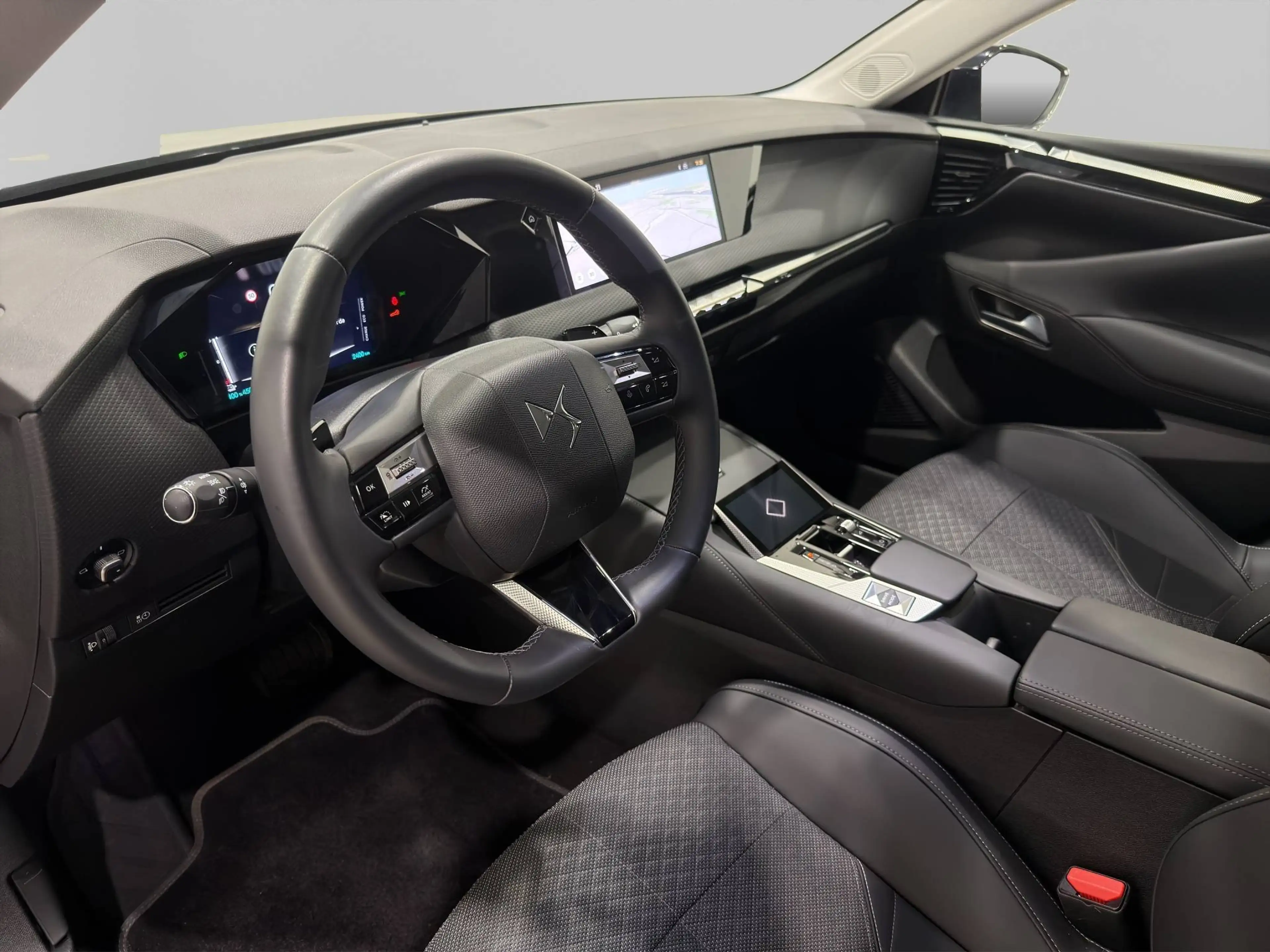 DS Automobiles N°4 PALLAS ***HEATED SEATS*MATRIX LIGHTS*** — photo 8