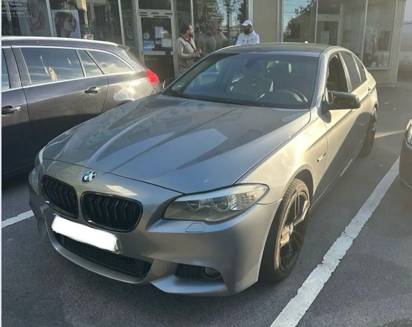 BMW 528 5 Limousine 528 i xDrive Šedá - 1