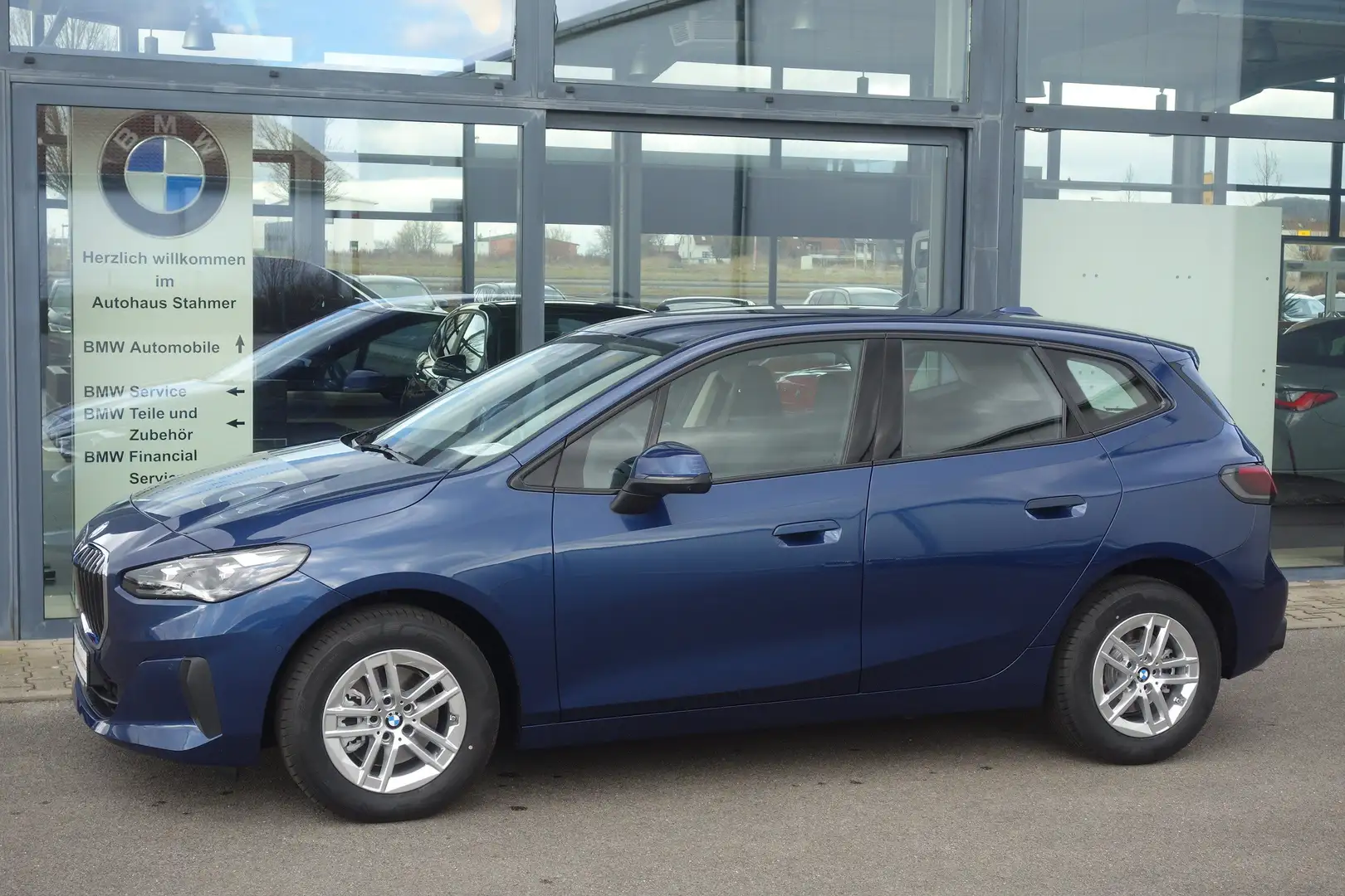 BMW 218 d Active Tourer Head-Up DAB LED WLAN RFK PDC Blu/Azzurro - 2