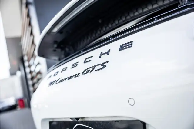 Porsche 991 view 30
