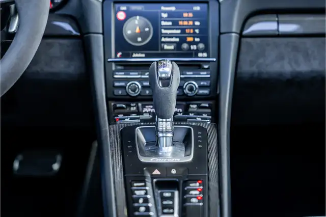 Porsche 991 view 21